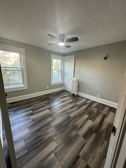 Building Photo - 3083 E Derbyshire Rd