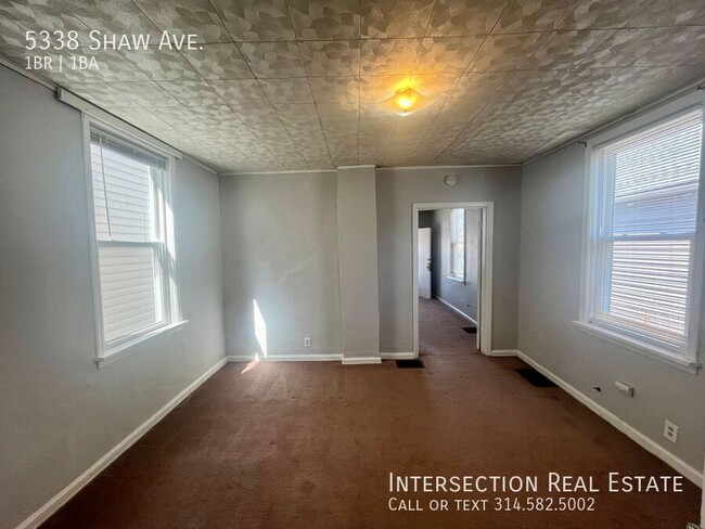 Building Photo - Spacious 1 Bedroom on The Hill, Easy Walki...