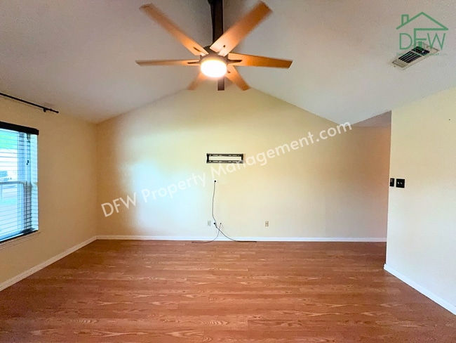 Building Photo - Charming 3-Bedroom Home for Lease in Arlington