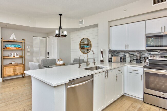 Building Photo - Furnished condo at Reserve of Naples
