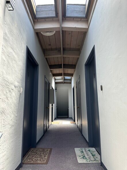 Building Photo - 1011 2nd St