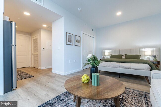 Building Photo - 1130 N Delaware Ave