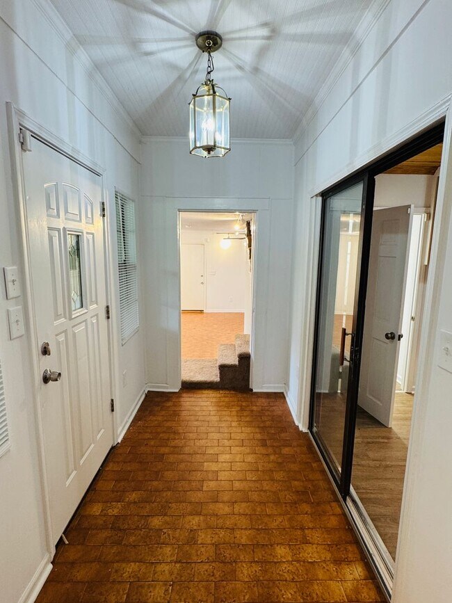 Building Photo - 4-Bedroom just perfect for your family