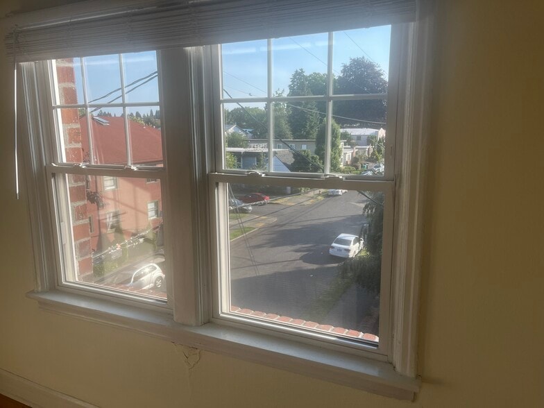 A view - 711 NE Randall Ave