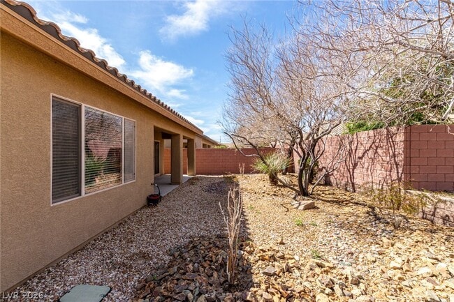 Building Photo - 6092 Fox Creek Ave