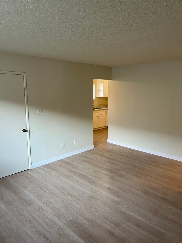 Building Photo - 1632 W 219th St