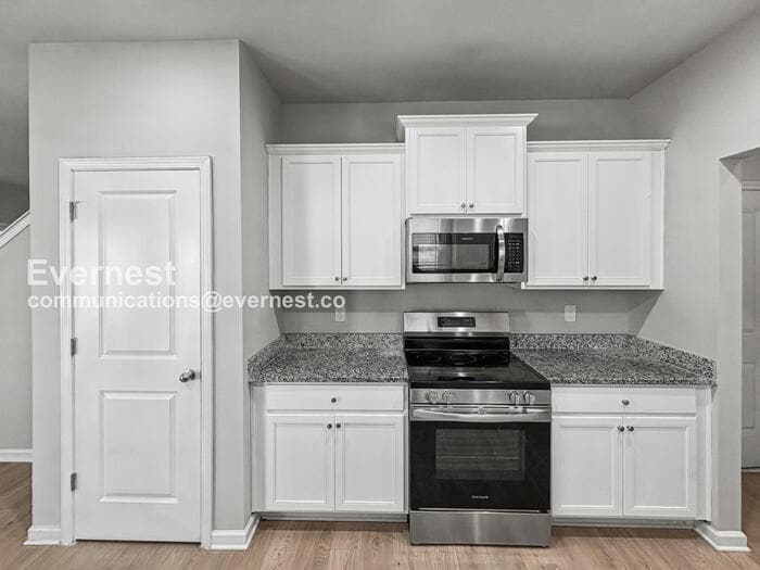 Building Photo - 322 Bertha Honey Stewart Dr