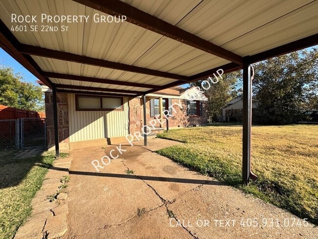 Building Photo - 4601 SE 22nd St