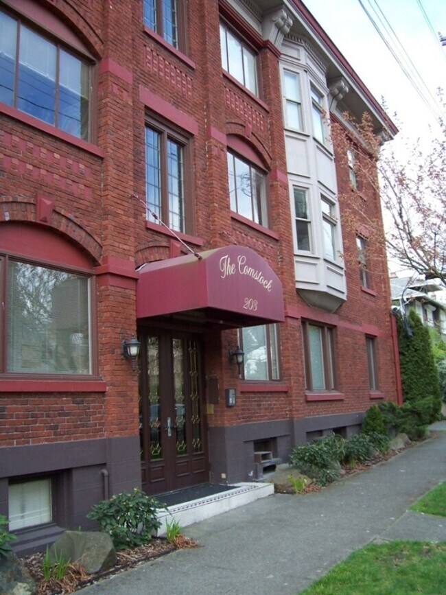Building Photo - Comstock Apartments