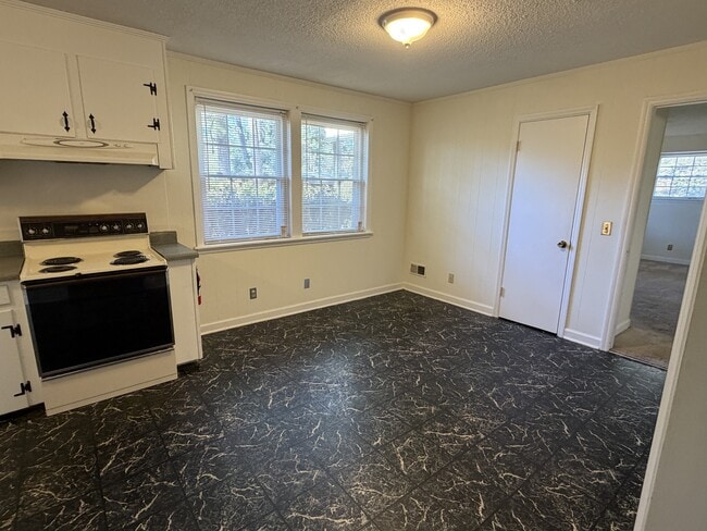 Building Photo - 1542 S Beltline Blvd