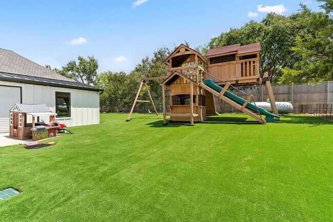 Building Photo - 209 Carriage Hill Ln