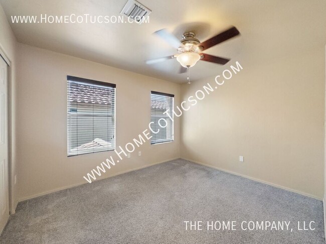 Building Photo - 5749 E Bellow Ln