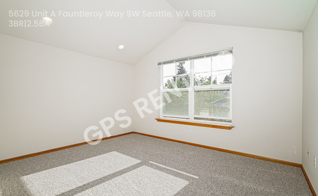 Building Photo - 5629 Fauntleroy Way SW