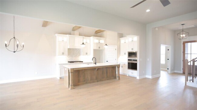 Building Photo - 8732 Beechgrove Dr