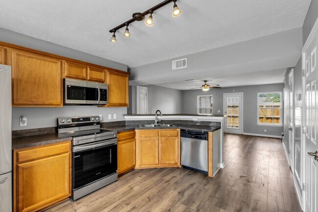 Building Photo - 414 Arapaho Dr