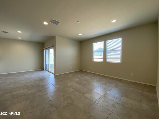 Building Photo - 1166 W Avalon Canyon Dr