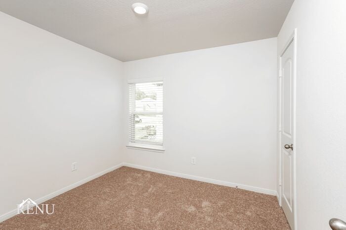 Building Photo - 10453 Sweetwater Creek Dr