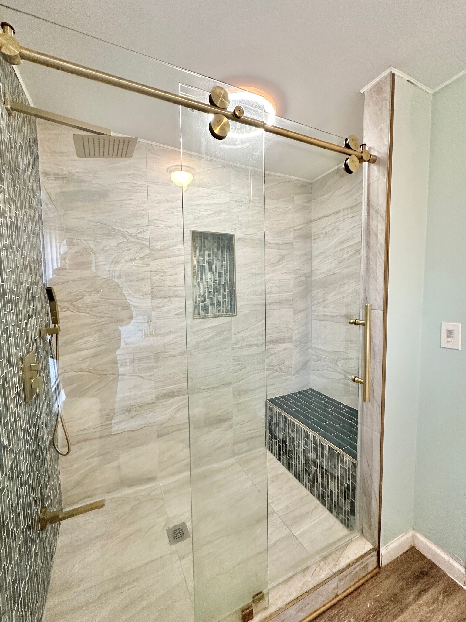 Building Photo - 519 S River St