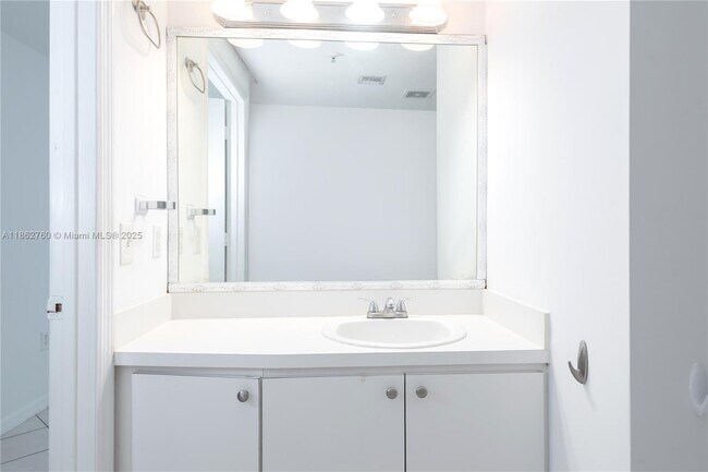 Building Photo - 3500 Coral Wy