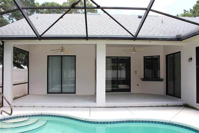 Building Photo - 2228 Lake Holloway Blvd