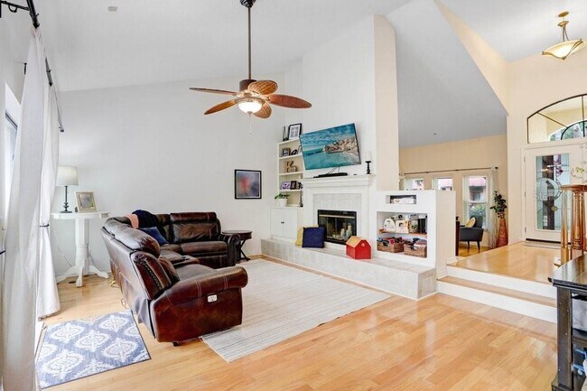Building Photo - 6214 Farthing St