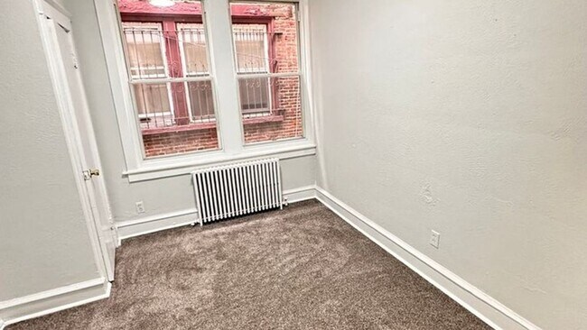 Building Photo - 4939 Walnut St
