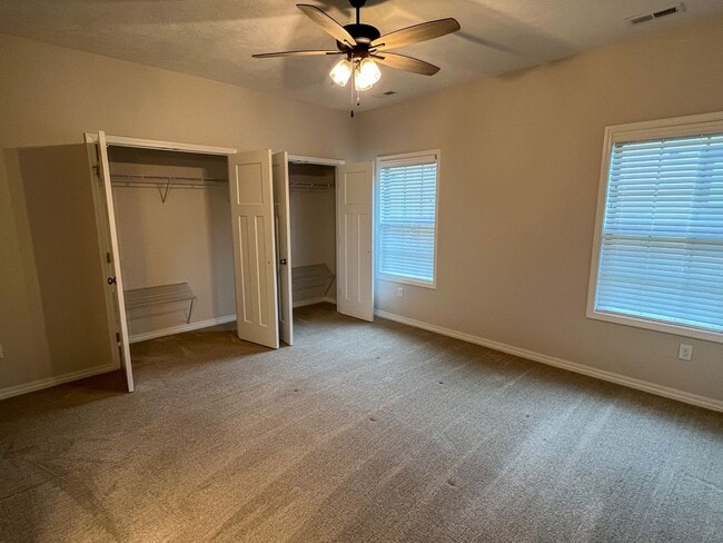 Building Photo - NEW LUXURY 3 BED 2 BATH 2 CAR GARAGE DUPLEX