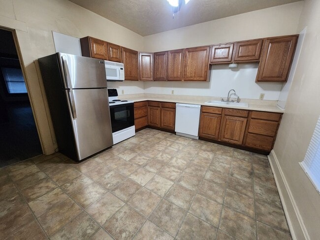 Building Photo - 1525 2nd St