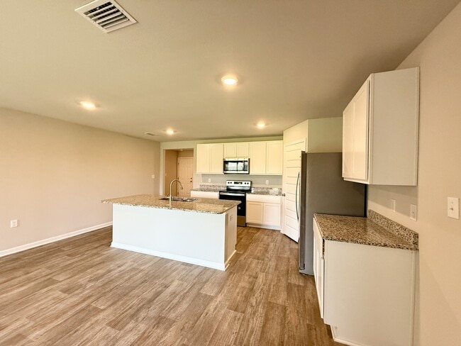 Building Photo - 23354 Shadowridge Dr