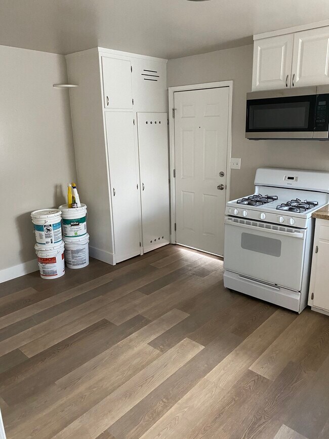 Building Photo - 333 29th St