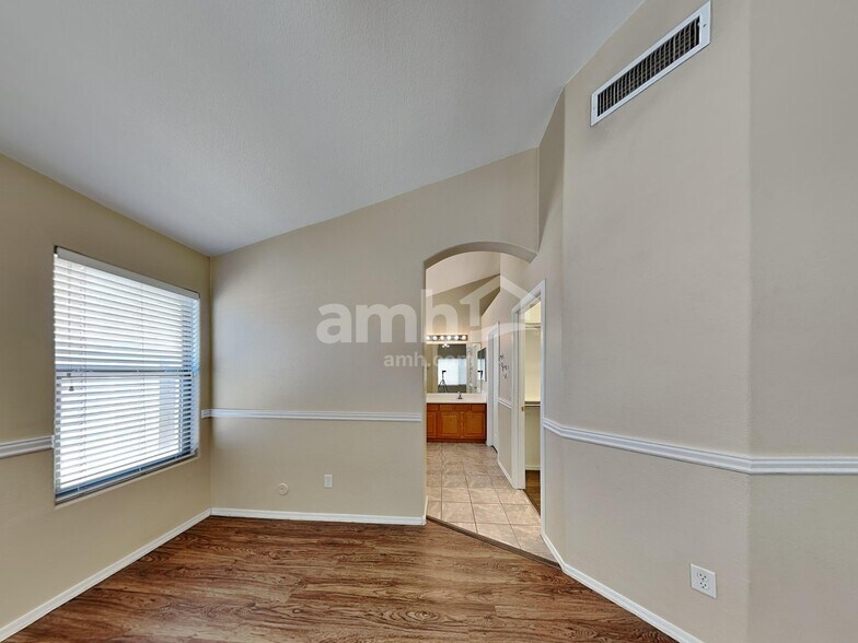 Building Photo - 3861 E Ironhorse Ct