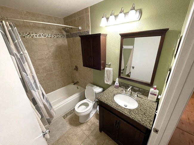 Building Photo - Furnished Ground Floor Southpointe Condo Available