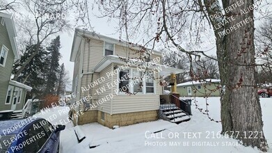 Building Photo - Cozy 3 Bedroom!