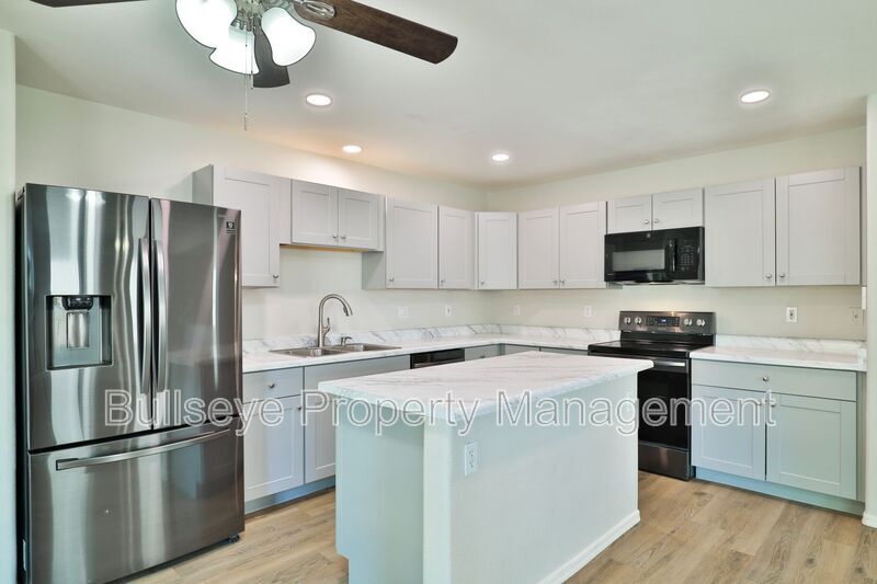 Building Photo - 2783 S Sailors Way