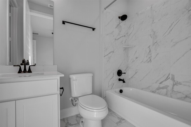 Building Photo - 215 Flower Moon Ct