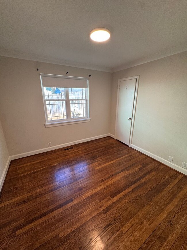 Building Photo - 908 Carolina Ave NW