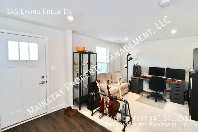 Building Photo - 145 Lyons Crk Dr