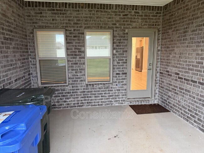 Building Photo - 14872 Demarie Ln