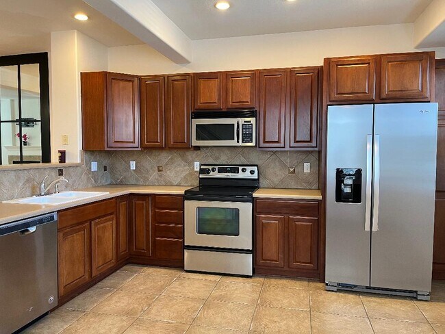 kitchen - 2947 W Riverwalk Cir