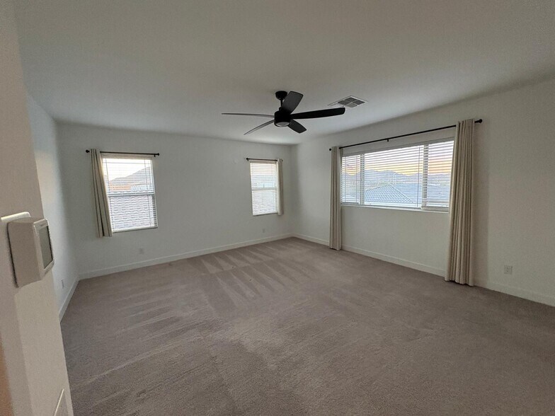 Building Photo - 7710 W Crabapple Dr