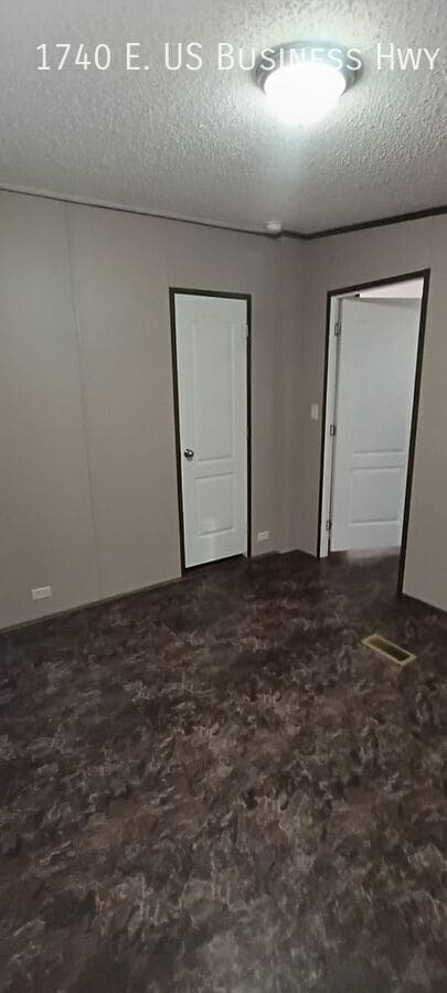 Building Photo - 1740 E U.S. Business 83