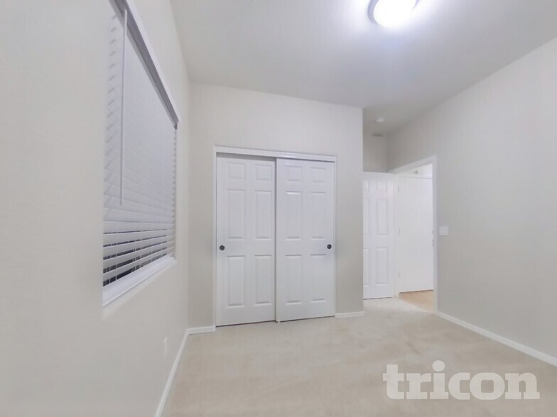 Building Photo - 15034 N 146th Ln