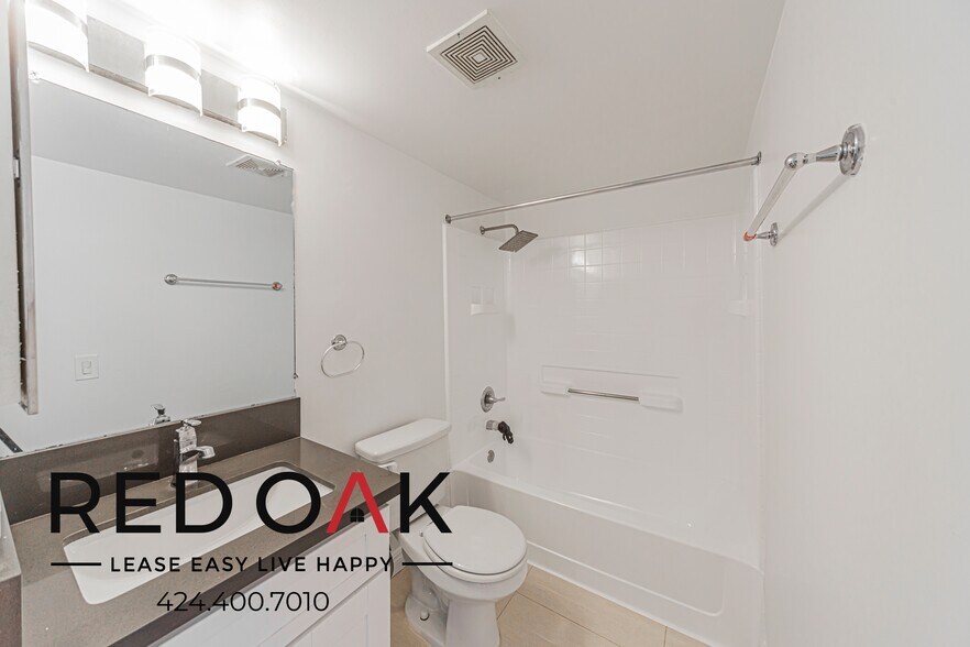 Building Photo - 3540 Fletcher Dr