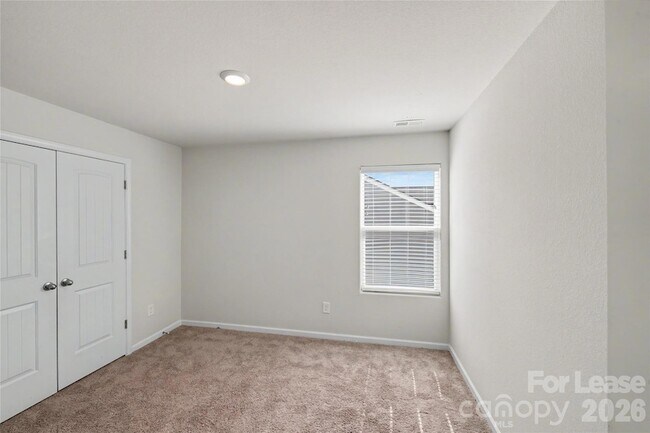 Building Photo - 318 Aniston Ln