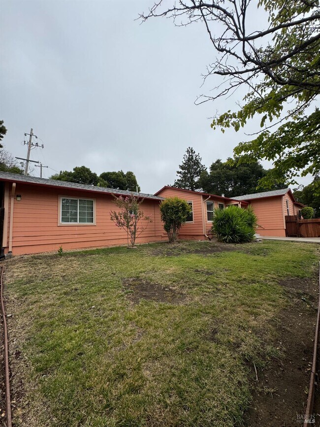Building Photo - 2230 Redwood St
