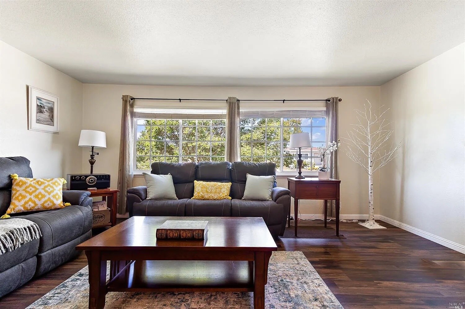 Building Photo - 352 Los Cerritos Dr
