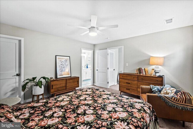 Building Photo - Newly Built Modern Home for Rent in Charming Colonial Beach – with Pool Access Included!