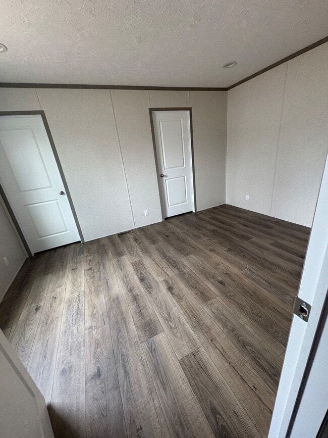 Building Photo - 136 Court Rd