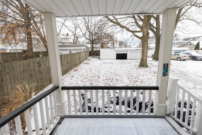 Building Photo - 1598 Alameda Ave