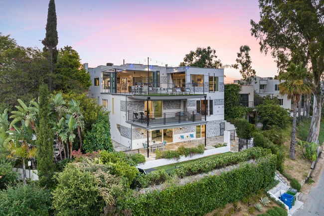 Building Photo - 3420 Blair Dr